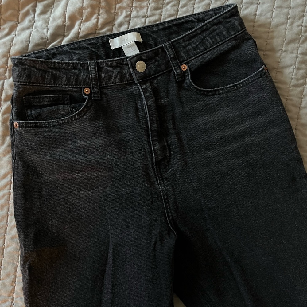 H&M slim mom high ankle jeans in black